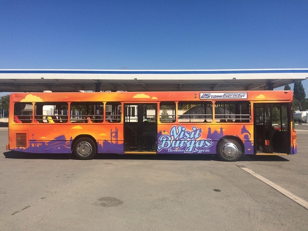 Атракционен автобус тръгва из Бургас