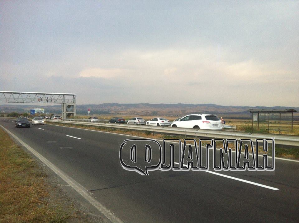 Важно за шофьорите: Ремонтират пътя от изхода на Бургас до АМ „Тракия”, ограничават движението до 50 км/ч.