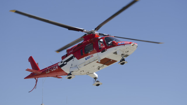 Спасяват с хеликоптер тежко пострадал парапланерист