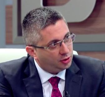 Регионалният министър Николай Нанков: Жилищен блок в Бургас е саниран с лоши материали (ВИДЕО)