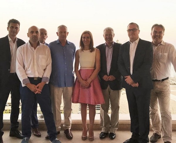 Висши мениджъри на TUI Group се срещнаха с министър Николина Ангелкова, договарят вече лято 2018 г.