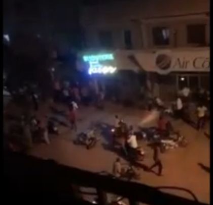 17 убити при нападение в ресторант в Буркина Фасо