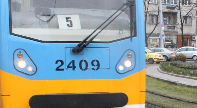Ватманка и пътничка едва не се сбиха в трамвай №5