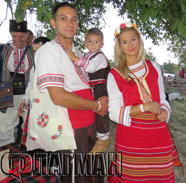 Ето ги пазителите на българщината! Над 20 хил.души в Жеравна доказаха, че традициите са живи (СНИМКИ/ВИДЕО)