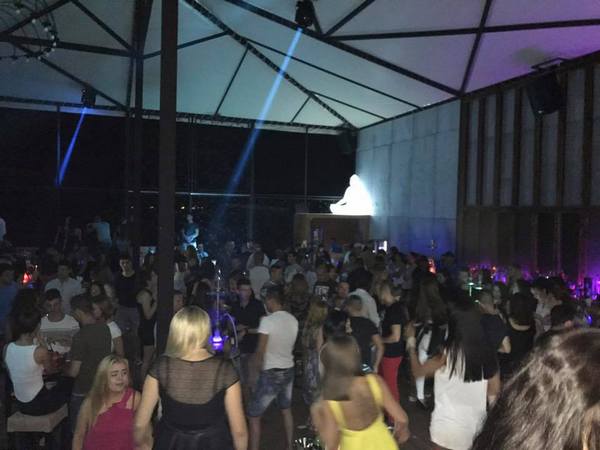 Данъчните удариха култовия Summer club Astoria в Бургас на разсъмване
