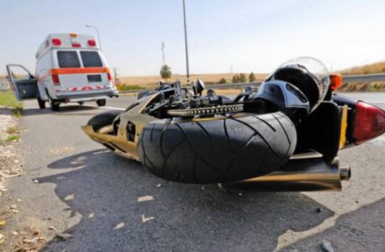 Моторист с откъснат крак след жестока катастрофа край Крушевец