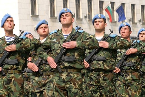 Изплуваха жестоки далавери в армията - платили сме най-скъпите кубинки в Европа, продали сме боеприпаси за стотинки