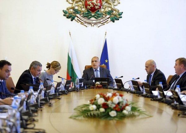 Правителството одобри откриването на нови консулства в Бургас и Варна