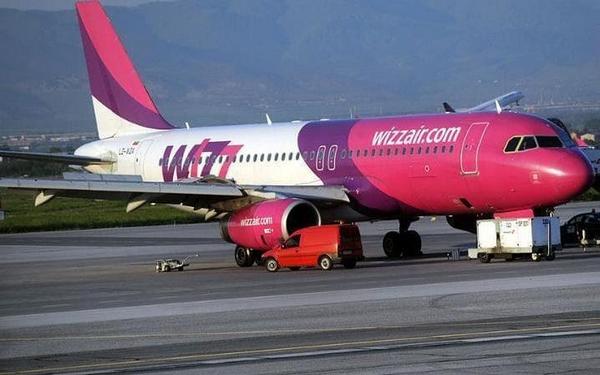 Московски нареди проверка на Wizz Air заради свалените пътници
