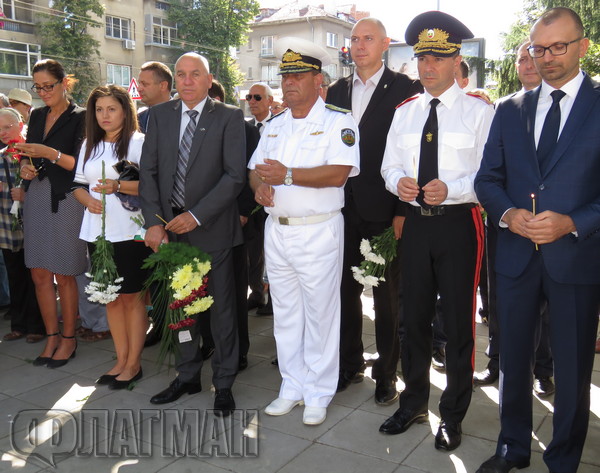 Вижте как Бургас отбеляза 132-ата годишнина от Съединението на България (СНИМКИ)