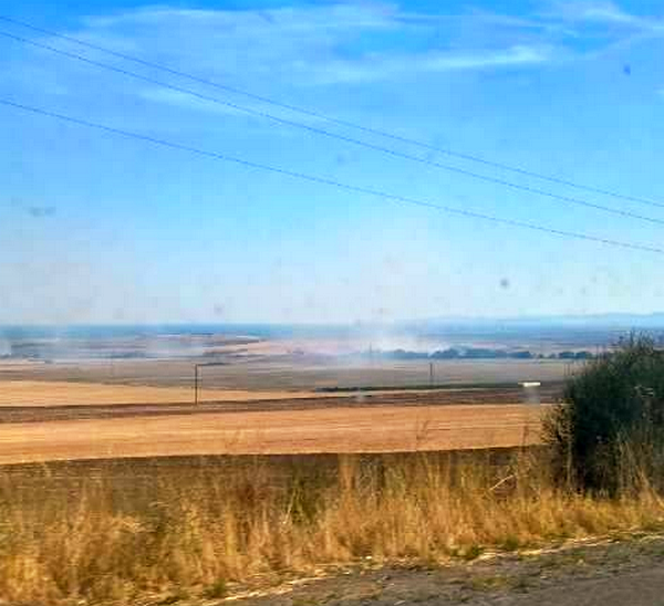 Пожар пламна край Каблешково, затвори пътя за Ахелой