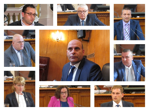 Колко говорят бургаските депутати и кой единствен още не се е изказвал от трибуната на парламента