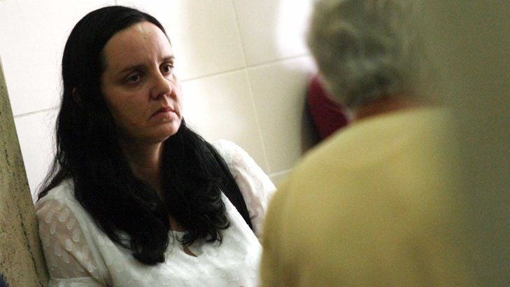 18 години затвор за акушерката, опитала да убие 4-дневната Никол