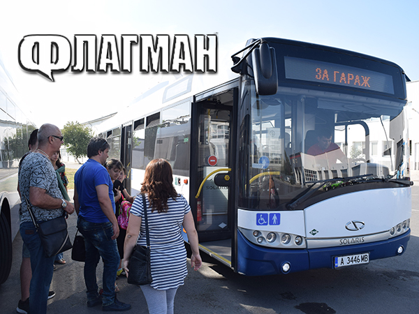 „Бургасбус” отвори вратите си за посетители, десетки се запознаха отблизо с новите автобуси и историята на превозвача (ВИДЕО)