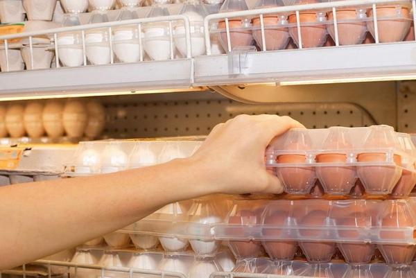 Магазин „Болеро” в Бургас още продава от заразените яйца