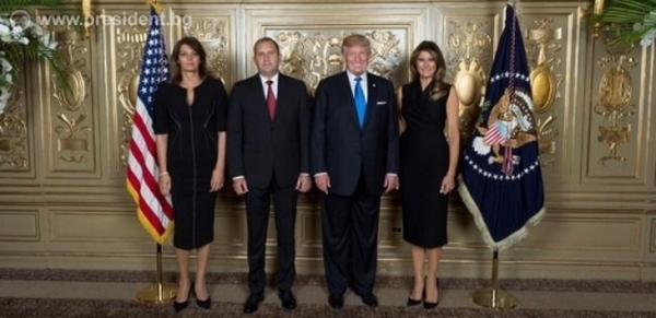 Уникална снимка - президентът Румен Радев рамо до рамо с Доналд Тръмп