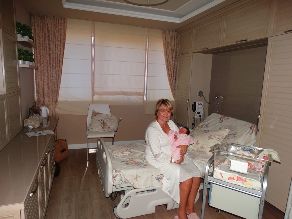 Ирина Репуц роди петото си дете в университетска болница  „Дева Мария“