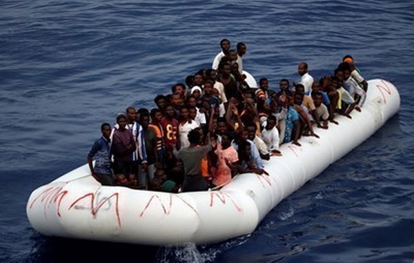 4-ма мигранти загинаха, издирват други 20 след потъване на лодка в Черно море