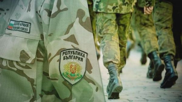 Войник загина при пренасяне на картечница на полигон в Сливница