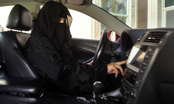 Пробив! Разрешиха на жените в Саудитска Арабия да шофират
