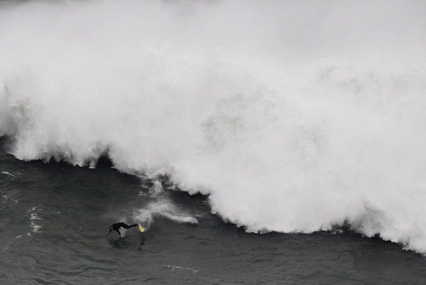 Загиналият край Ахтопол сърфист излязъл в пика на бурята