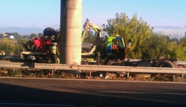 Смразяваща снимка от катастрофата на магистрала "Тракия", трагедията е голяма