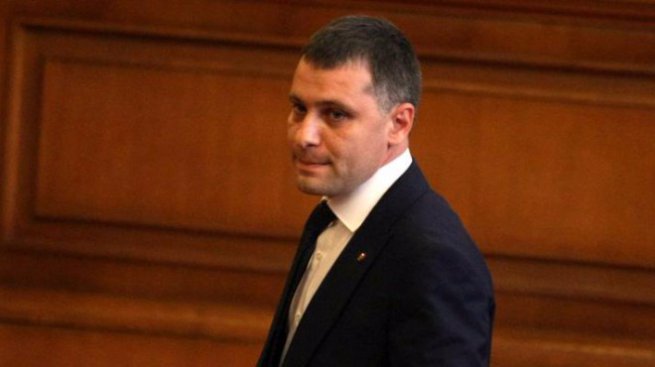 Депутатът Александър Сиди с тежки думи към българските продажници от БХК