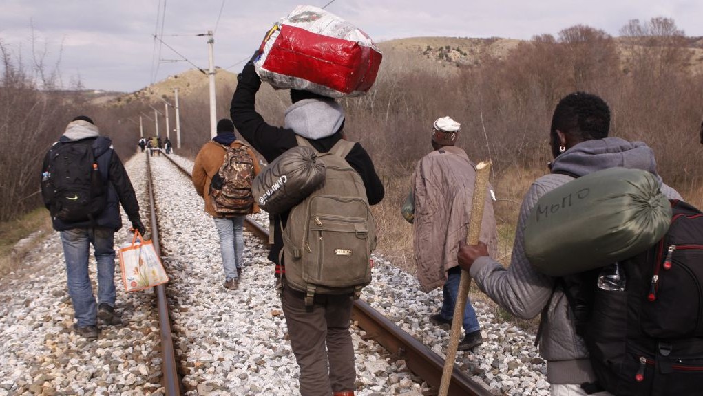 Мигрантите тръгнаха към България, турската жандармерия спипа 50 бежанци пред границата