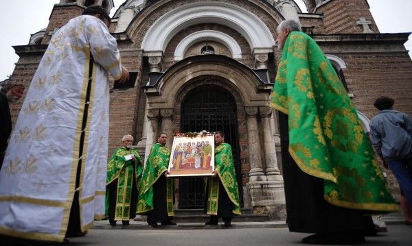 Глад за свещеници! Те са само 800, мнозина напускат България