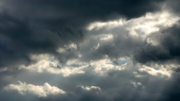 Синоптиците с лоши новини, прогнозират облаци и дъжд днес