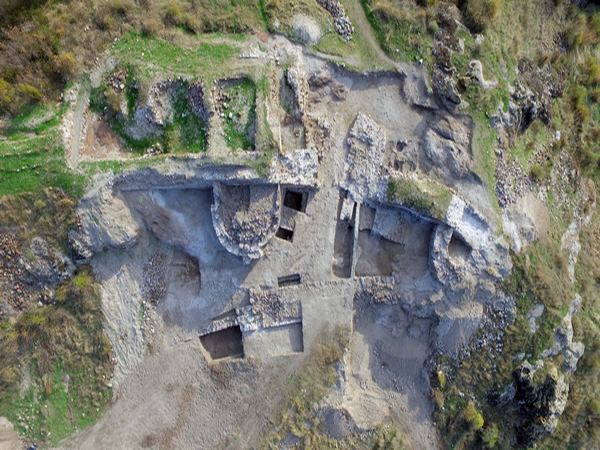 Община Камено получи крепостта Русокастро, превръща я в топ дестинация