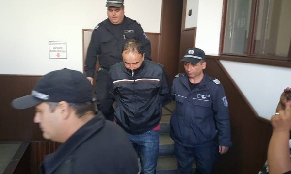 Полицейският шеф и ало апаш остана в ареста
