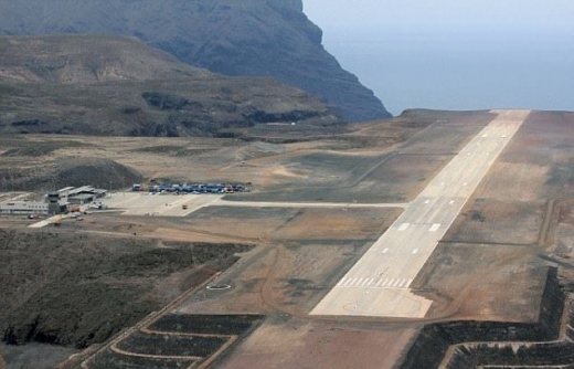 "Най-безполезното летище" в света, струващо 320 млн. евро, най-после посрещна първите си пътници