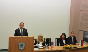 Американският посланик Н.Пр.Ерик Рубин с почетен знак на БСУ