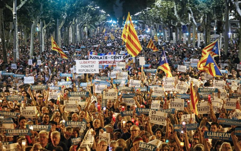 Половинкилометров протест в Барселона след решението на Мадрид