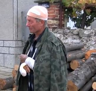 Крадливи цигани пребиха възрастен ловец, за да му вземат дървата (ВИДЕО)