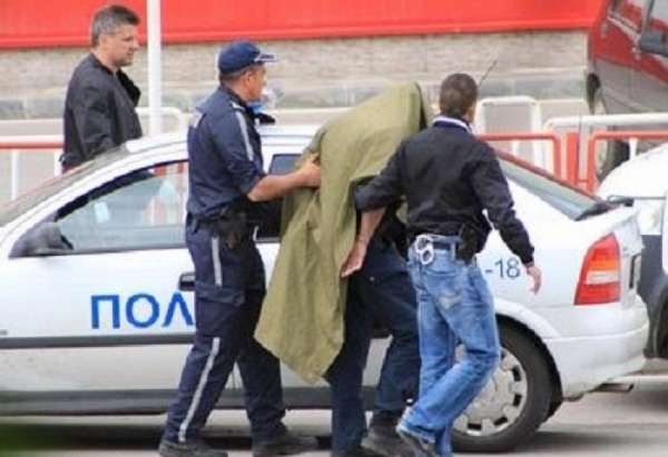 Извънредно от прокуратурата: Разбита е мощна престъпна група, върлувала в България и още 4 страни, десетки са арестувани!