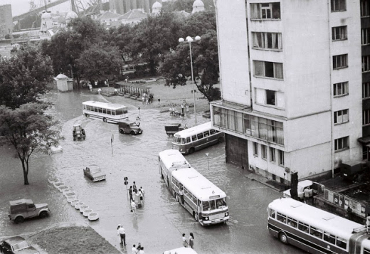 В Бургаско е било страшно и през соца! Така изглеждаше морският град след водното бедствие през 70-те години (СНИМКИ)