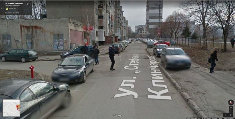 Култово: Полицай спира кола на Google Street View