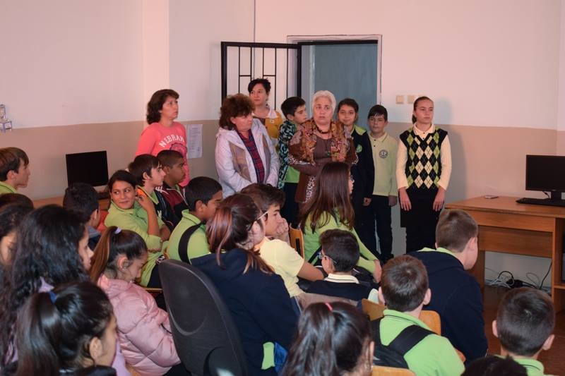 Училището в Приморско чества Деня на народните будители