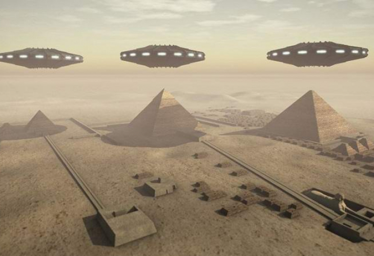 Гари направи невероятно откритие! Извънземни са оставили огромни древни писания до Хеопсовата пирамида, идват пак на Земята през 2022 г.