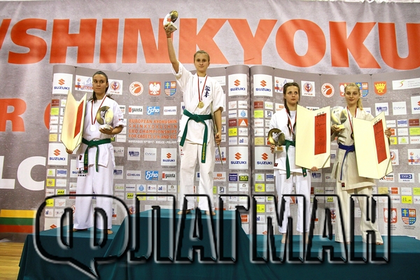 Страхотен успех! Християна Петкова стана европейски шампион по карате киокушин в Полша (СНИМКИ)