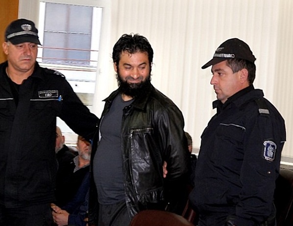 Скандалният Ахмед Муса, ислямизирал 15 000 роми, излиза на свобода