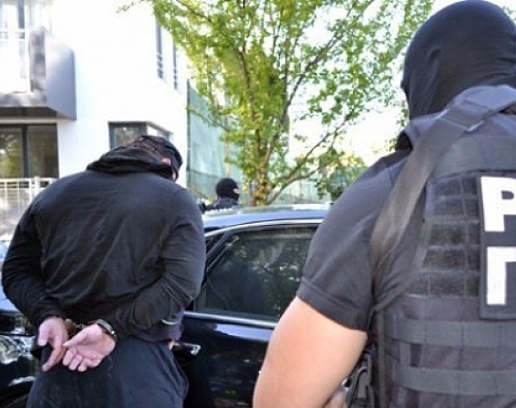 Светкавична акция на полицията: Арестуваха двама крадци, ошушкали автомобил край "Меден рудник"