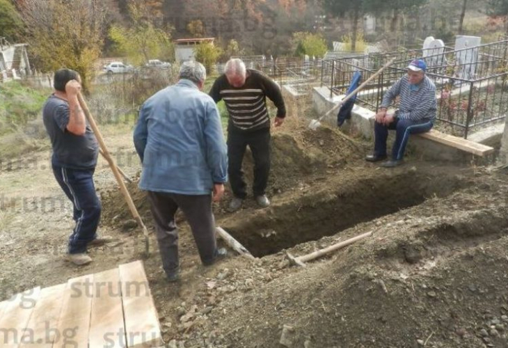 Трагедията е огромна! Синовете на смачкания от вагонетка миньор не успяха да дойдат на погребението му