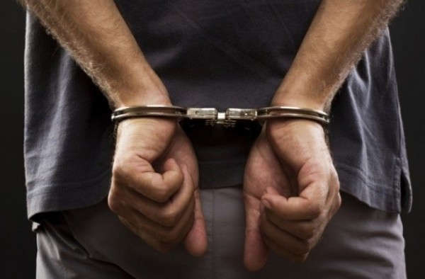 Арестуваха мъж, обиждал полицаи на „тъпаци и хлебарки“