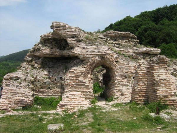 Хора изчезват в Бермудски триъгълник в България!