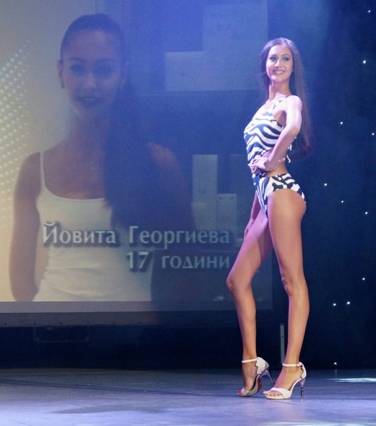 17-годишната Йовита от Бургас стана първа подгласничка на "Мис България" (СНИМКИ)