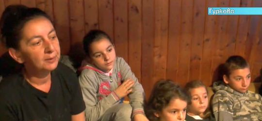 Българката, която отглежда 13 деца: Без обич не може да има голямо семейство (ВИДЕО)