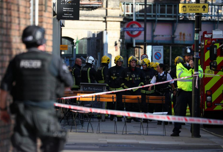 Извънредно от Лондон! Тотален хаос в метростанция, полицията говори за „инцидент“ (ВИДЕО)
